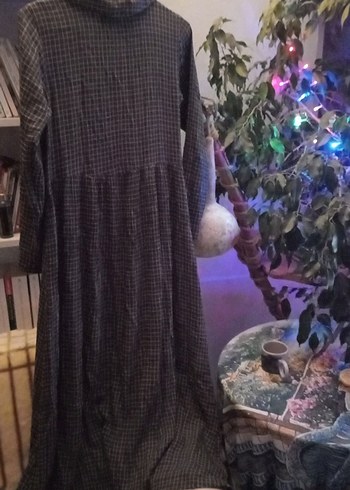 Düğmeli, Uzun, Bol Kesim Kahverengi Keten Elbise - Görsel 4