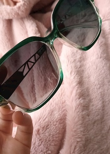 Peluş Detaylı Yeşil Kadın Güneş Gözlüğü - Görsel 4