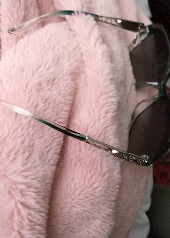 Peluş Detaylı Yeşil Kadın Güneş Gözlüğü - Görsel 3