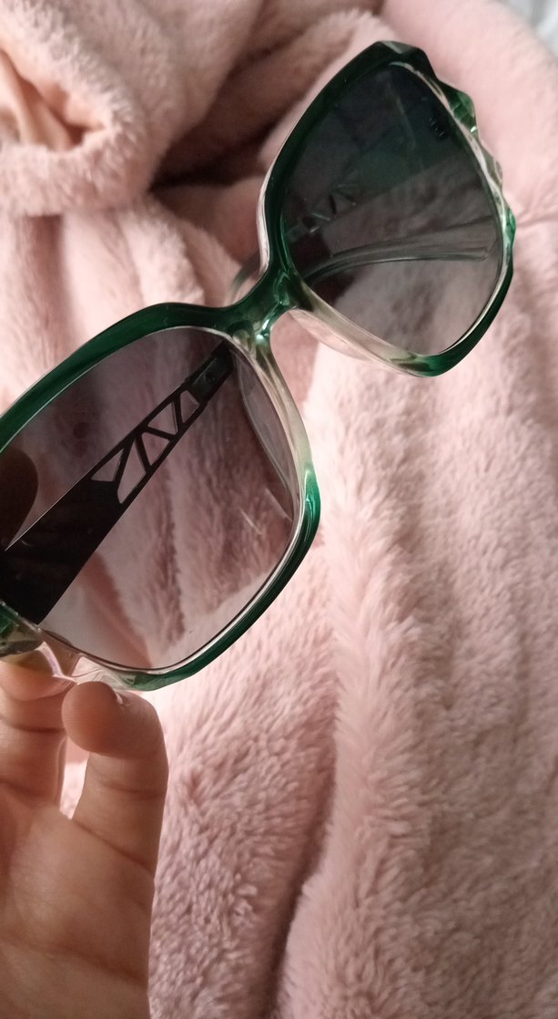 Peluş Detaylı Yeşil Kadın Güneş Gözlüğü - Görsel 4