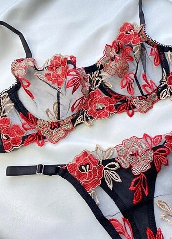 Çiçek nakışlı bralet sütyen takım 