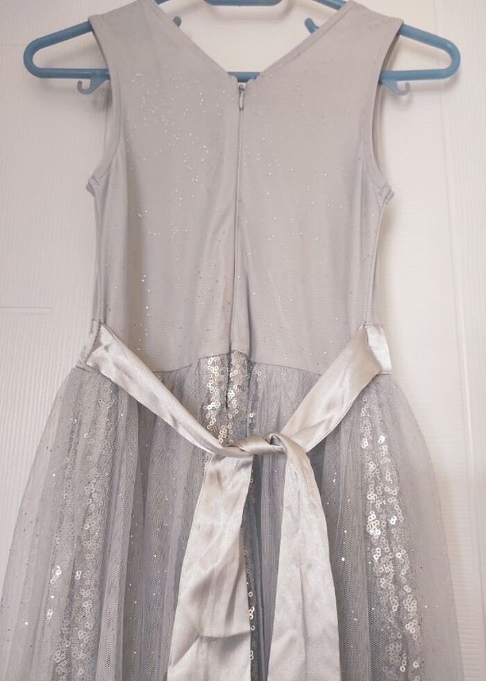Pırıltılı çok güzel bir elbise - Görsel 4