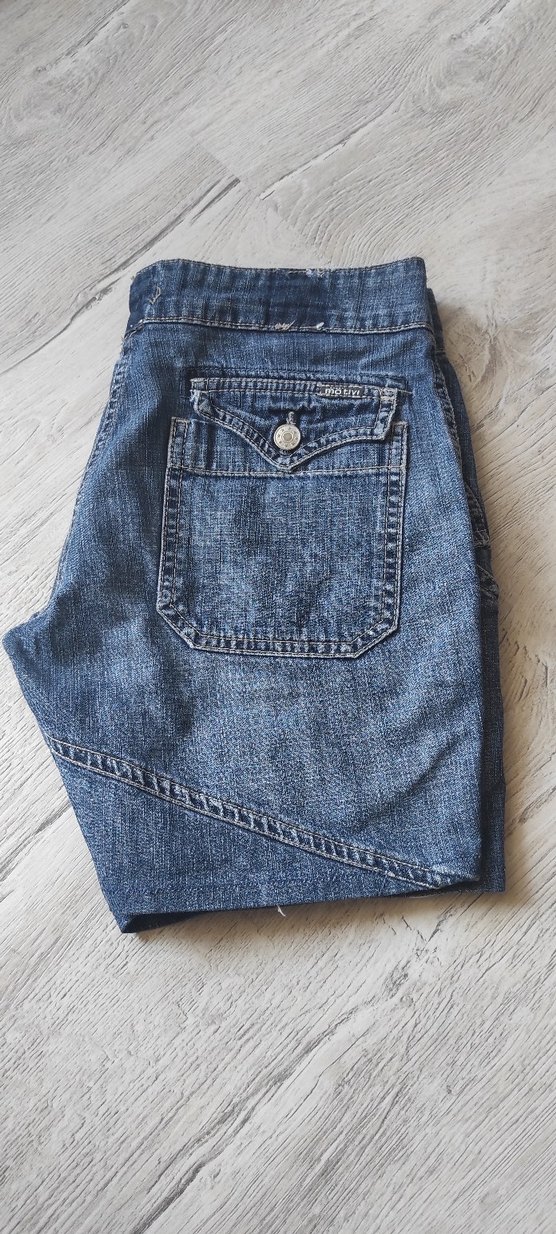 Düğmeli Mavi Bol Kesim Mini Kot Şort - Görsel 3