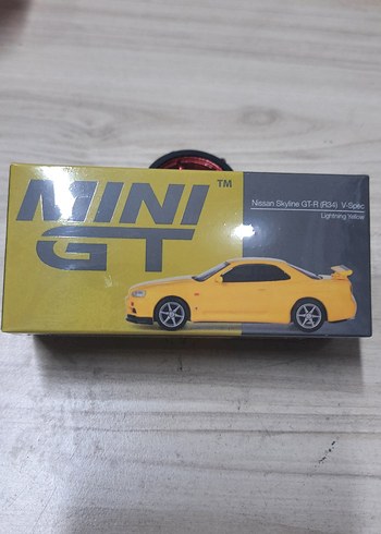Mini GT Nissan skyline r34