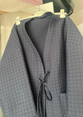 Lacivert kimono tarzı kapitone mont - Görsel 2