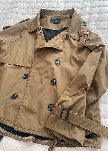 Düğmeli kahverengi kısa Trençkot - Görsel 4