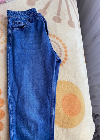28 Beden Mavi Düğmeli Kadın Midi Boy Bol Kesim Kot Pantolon