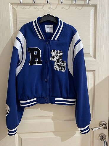 Bershka BERSHKA BOMBER KOLEJ CEKET