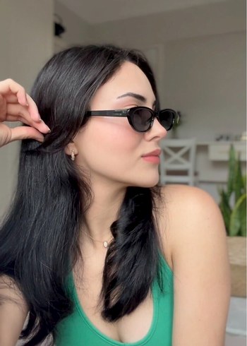 Diğer Siyah Minimalist Kadın Güneş Gözlüğü