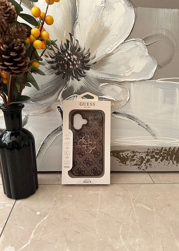 GUESS İPhone 16 Telefon Kılıfı - Görsel 3