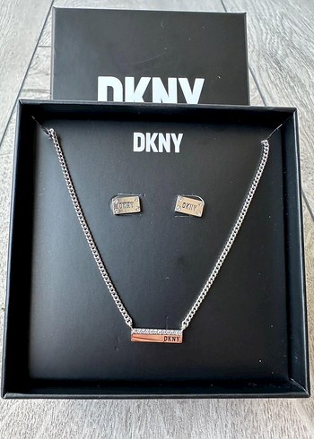 Diğer DKNY Kolye ve Küpe Takı Seti
