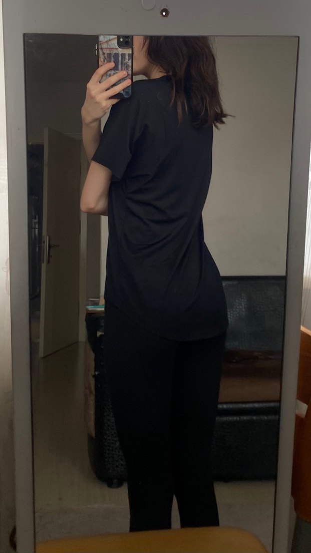 Siyah Kadın Salaş Tişört - Görsel 2