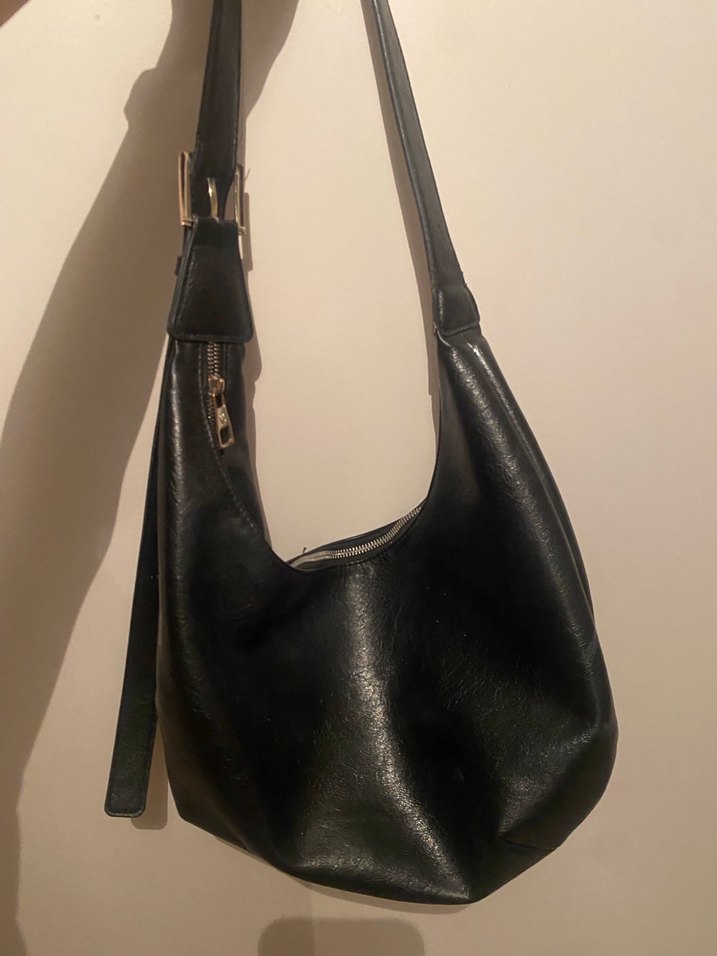 Kemer Detaylı Siyah Deri Kadın Çanta - Görsel 2