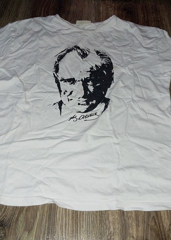 Beyaz Atatürk Baskılı Kısa Kollu Tişört - Görsel 2