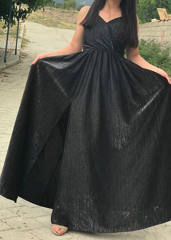 Siyah Parlak Uzun yırtmaçlı abiye Elbise