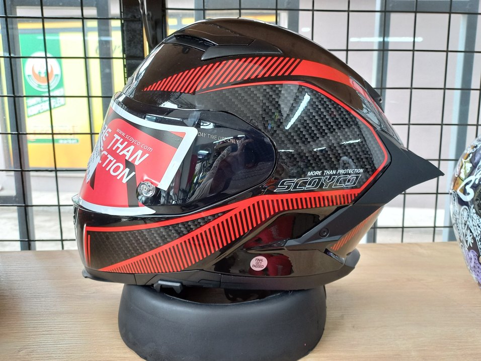 Kırmızı Baskılı Biker Motosiklet Kaskı - Görsel 2