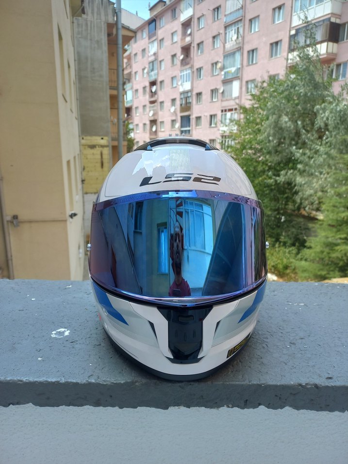 Renkli Baskılı Motosiklet Kaskı LS2 - Görsel 3