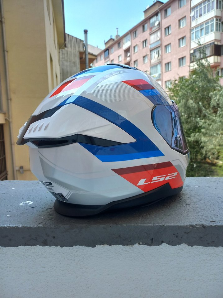 Renkli Baskılı Motosiklet Kaskı LS2 - Görsel 5