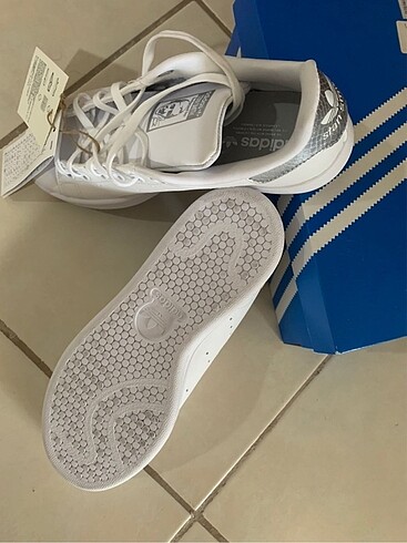 36 Beden beyaz Renk ADİDAS STAN SMITH AYAKKABI