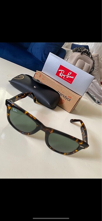 Ray-Ban wayfarer