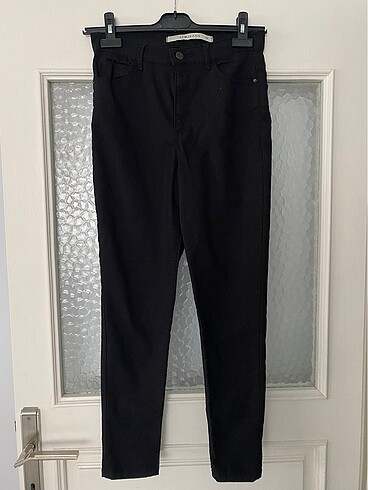 Siyah dar paça pantolon