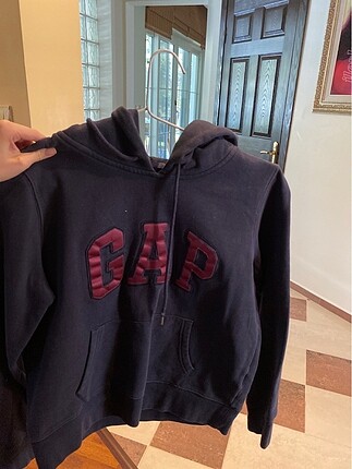 gap sweatshirt