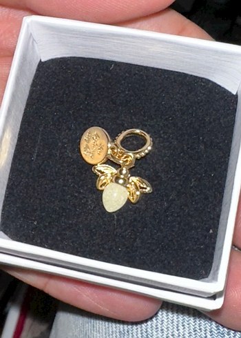 14 Ayar Altın Kaplama Fosforlu Ateşböceği Charm - Görsel 2
