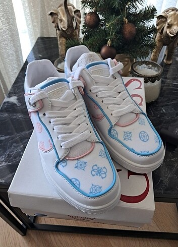 38 Beden ORIJINAL GUESS SNEAKER
