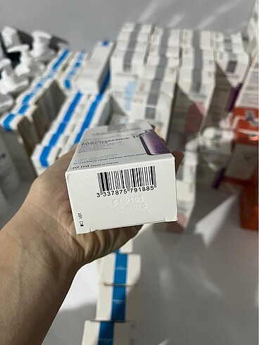 Beden La Roche Posay Niacinamide 10 Serum 30 ml