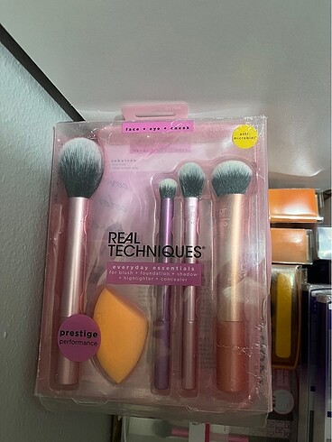 Real Techniques Real techniques büyük fırça seti allık far pudra