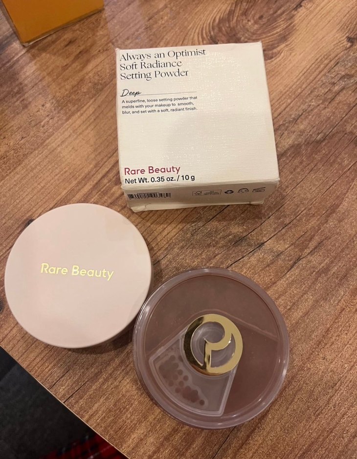 Rare Beauty Bej Sabitleyici Pudra - Görsel 2