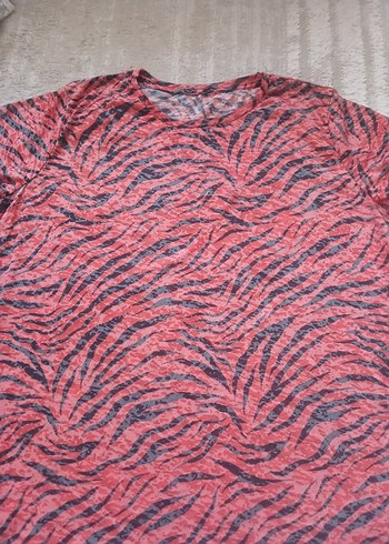 Kırmızı Gri Zebra Desenli Kadın Tişört - Görsel 2