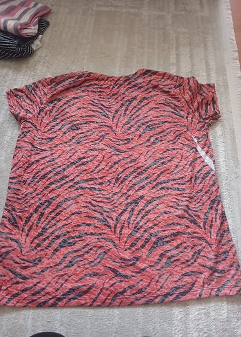 Kırmızı Gri Zebra Desenli Kadın Tişört - Görsel 6