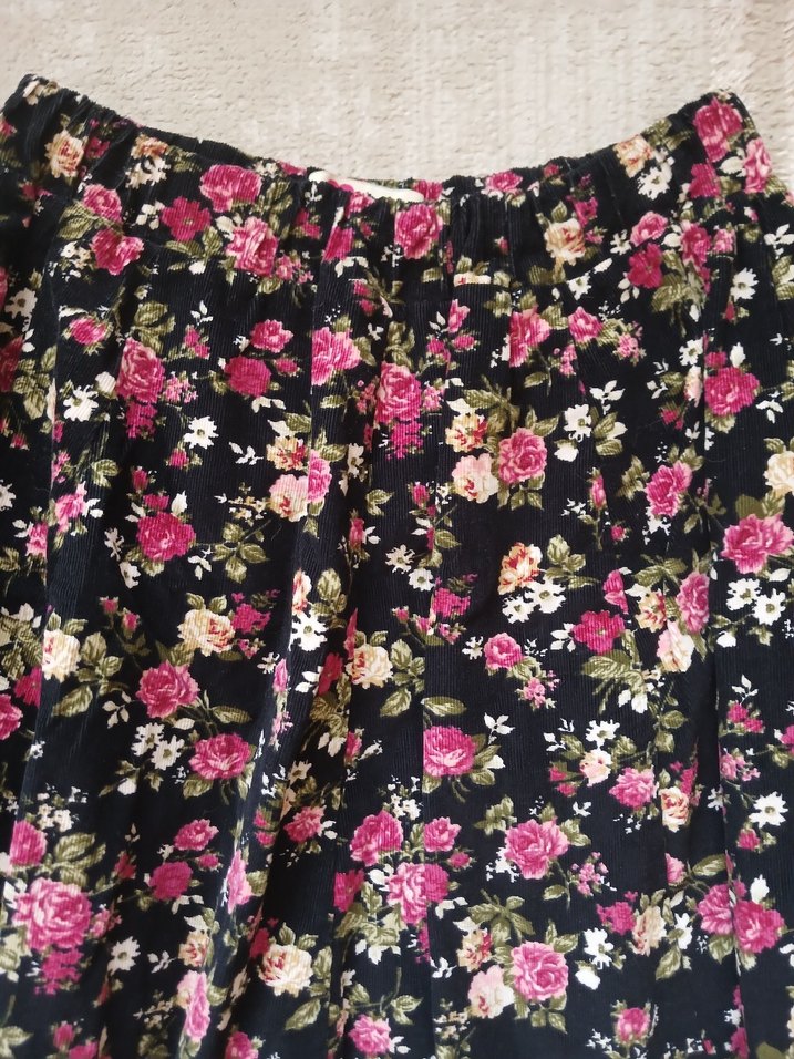 Çiçek Desenli Mini Etek - Görsel 2