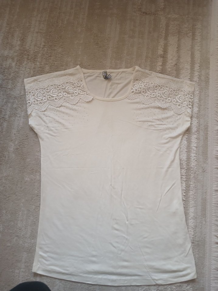 Dantel Detaylı Beyaz Kadın Tişört - Görsel 2