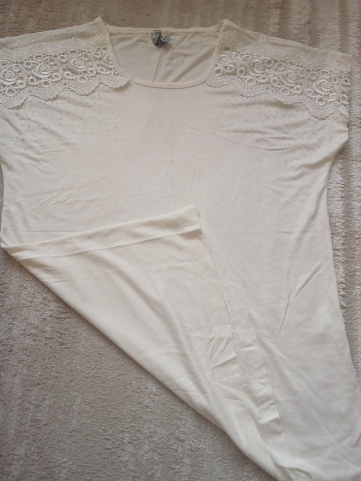 Dantel Detaylı Beyaz Kadın Tişört - Görsel 4