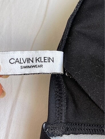 m Beden siyah Renk CALVIN KLEIN BIKINI USTU