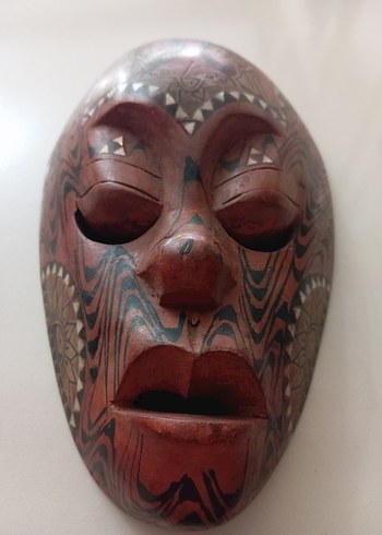 Kırmızı Desenli Ahşap Mask - Görsel 3