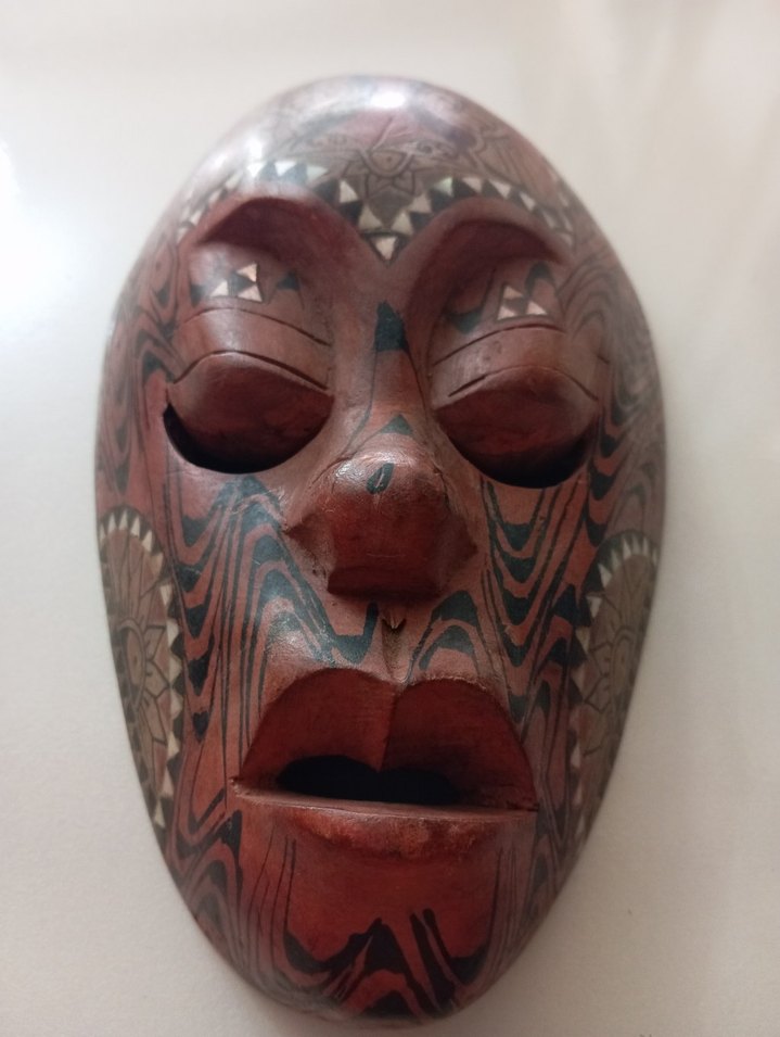 Kırmızı Desenli Ahşap Mask - Görsel 3