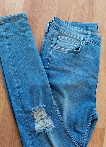 32 Beden Yırtık Jean /Pantolon 