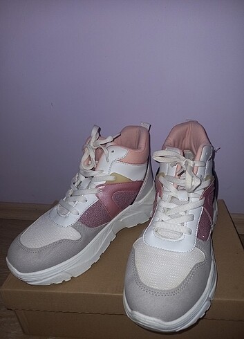 SNEAKER AYAKKABI
