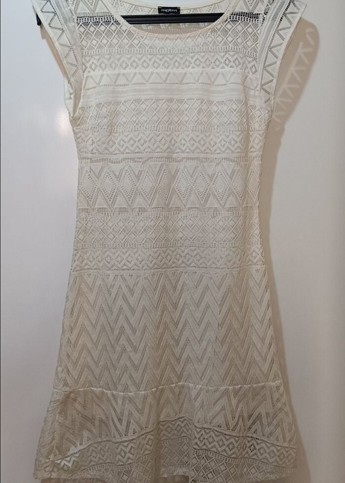 EKRU RENK MOTIVI MARKA YAZLIK ELBİSE S - Görsel 2