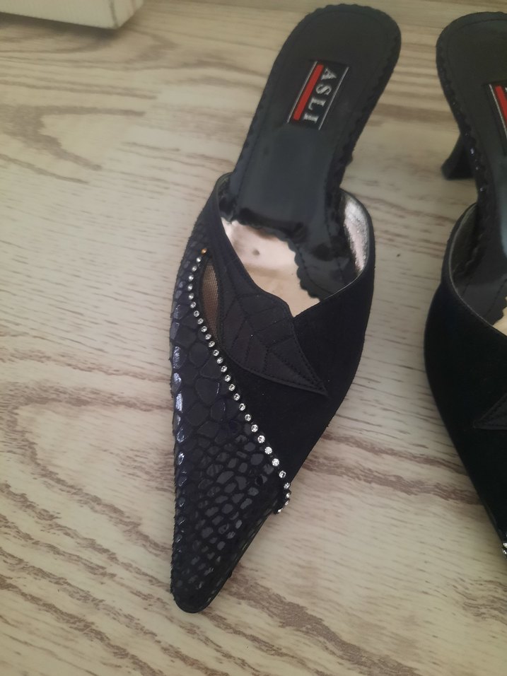 Siyah Yılan Desenli Pilili Stiletto Kadın Ayakkabı - Görsel 3