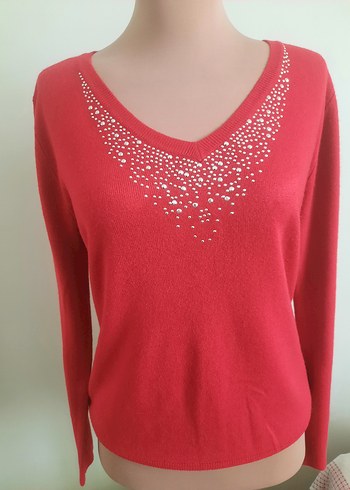 Pul Detaylı Kırmızı V Yaka Kadın Kazak - Görsel 7