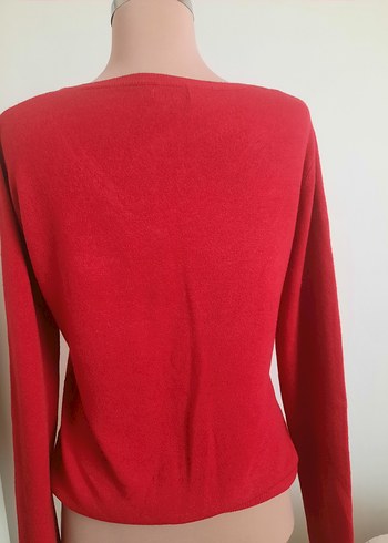 Pul Detaylı Kırmızı V Yaka Kadın Kazak - Görsel 6