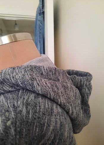 Gri Nakışlı Fermuarlı Kadın Sweatshirt - Görsel 4