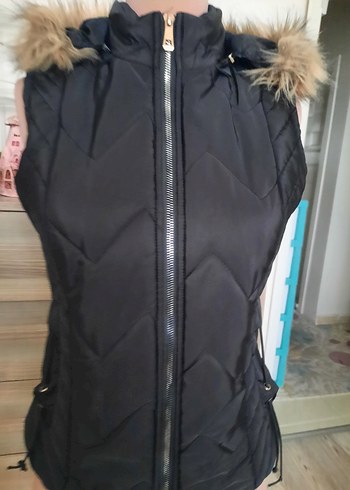 Kürklü Kapüşonlu Siyah Kadın Yelek - Görsel 2