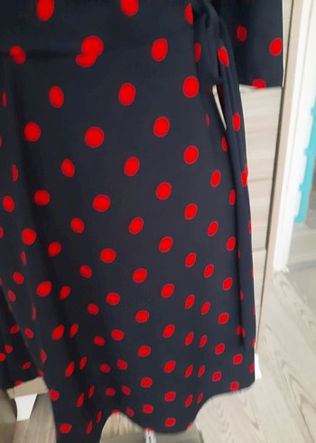 Kırmızı Puantiyeli V Yaka Kadın Elbise - Görsel 3