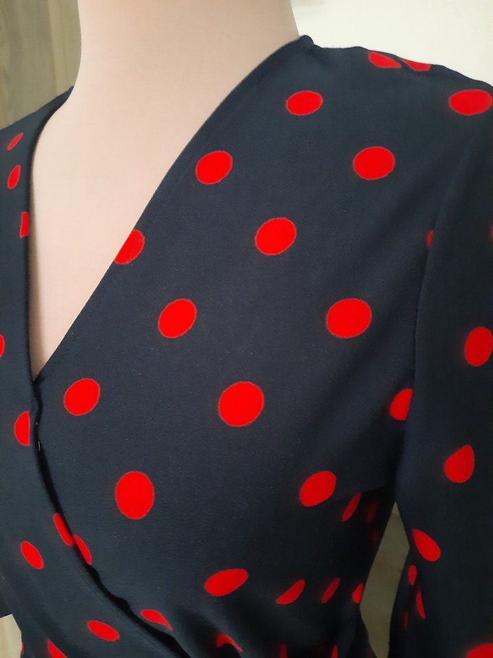 Kırmızı Puantiyeli V Yaka Kadın Elbise - Görsel 5