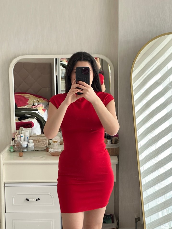 Kısa Kollu Kırmızı Mini Elbise - Görsel 2